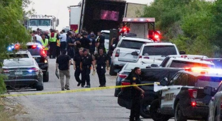 Confirman deceso de 22 mexicanos en tráiler de Texas