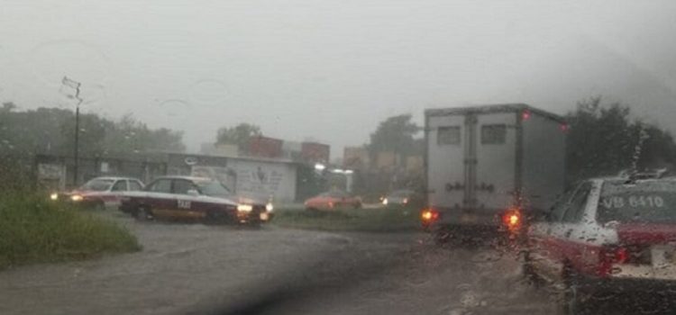 Lluvias intensas provocan inundaciones en diversas partes de Veracruz