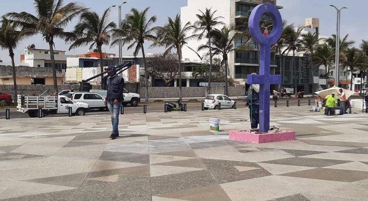 Ayuntamiento protege plaza de la Soberanía del puerto de Veracruz debido a la marcha 8M