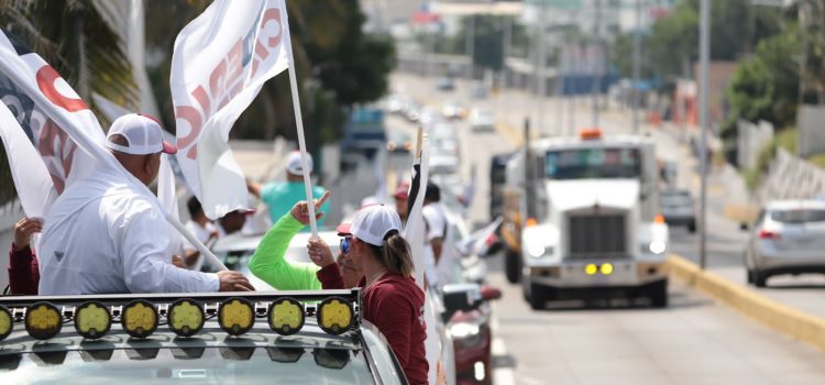 Eric Cisneros ya se cree ganador y realiza su “caravana de la victoria”