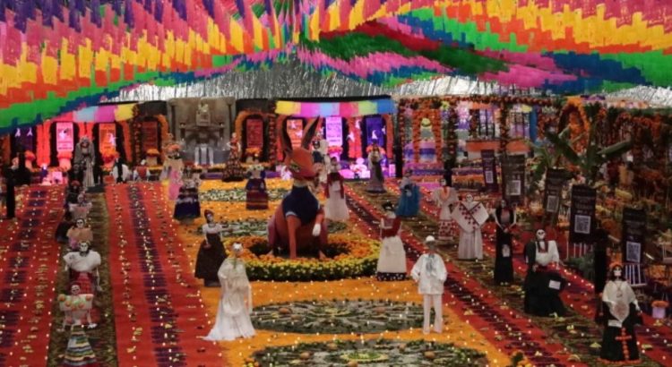 Inaugura Veracruz el altar de Día de Muertos más grande del mundo