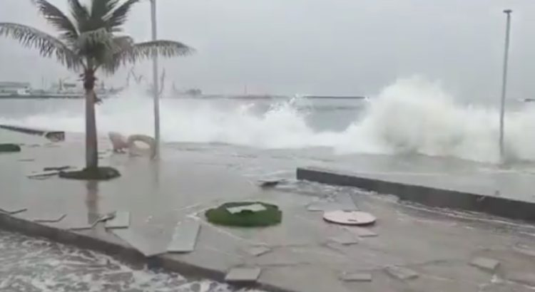 Fuertes vientos golpean al puerto de Veracruz