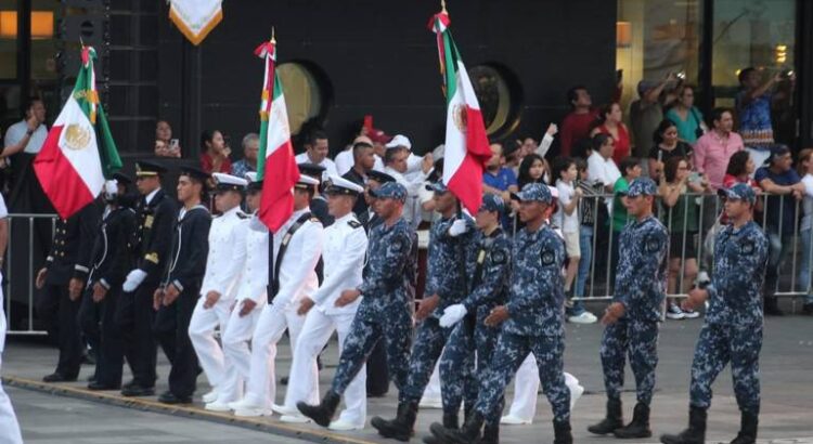 2 mil 816 elementos desfilaron frente a la presidenta Claudia Sheinbaum en el puerto de Veracruz