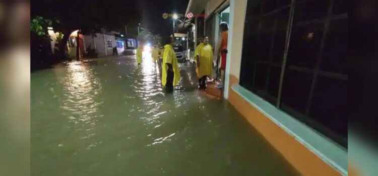 SEV suspende clases en sur de Veracruz por afectaciones de la depresión tropical 11-E