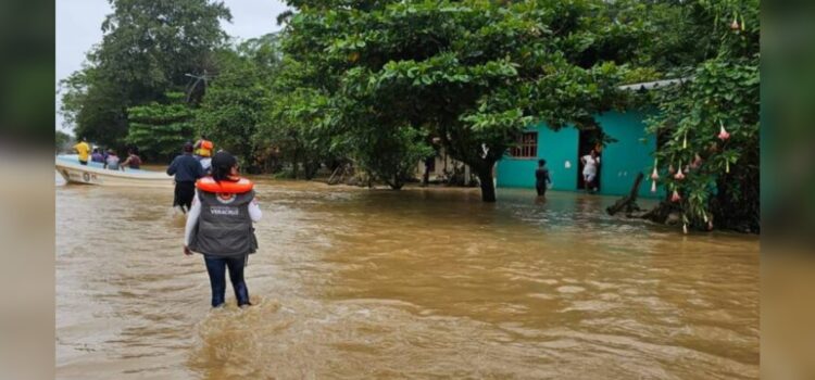 60 de los 212 municipios de Veracruz sufrieron daños por el paso de Nadine