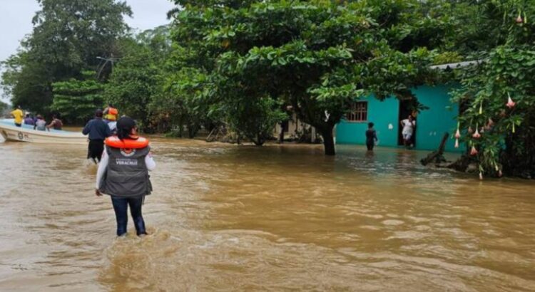 60 de los 212 municipios de Veracruz sufrieron daños por el paso de Nadine