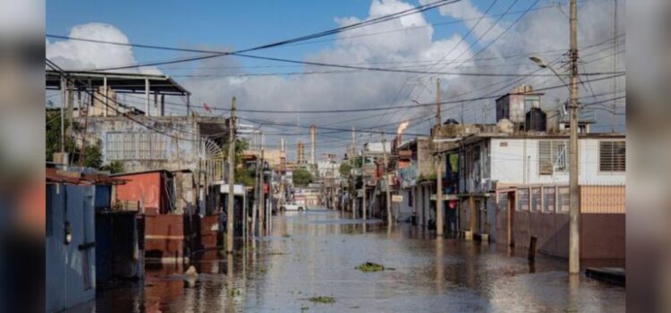 Crecida del río Coatzacoalcos deja 60 comunidades afectadas en Minatitlán