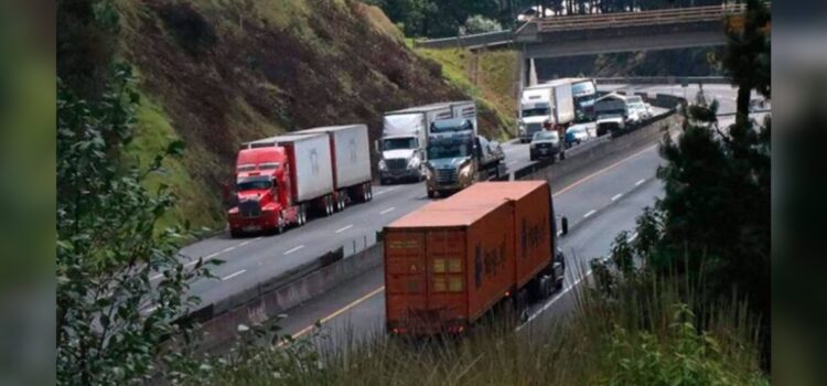 Derrumbe en cumbres de Maltrata mostró falta de infraestructura carretera en Veracruz: Canaco