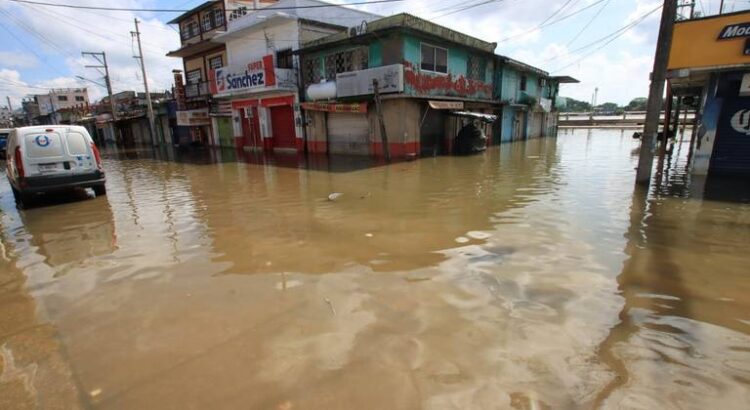 Minatitlán paralizado por inundaciones: ventas bajaron y miles de empleos se perdieron