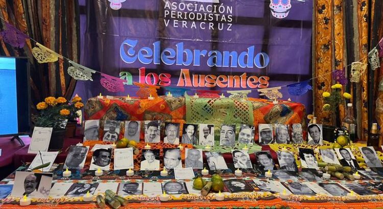 Ofrenda honra la memoria de 42 periodistas fallecidos en Veracruz-Boca del Río