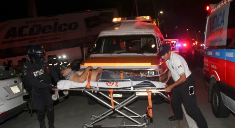 Autoridades califican de actos criminales explosión de 3 paquetes con perfumes en Veracruz