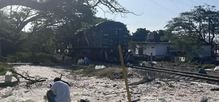 Docentes toman las instalaciones de la SEV; reclaman la asignación de plazas definitivas