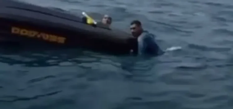 Vuelca ‘El Patrón de las Flores de Veracruz’ en el mar; iba a entregar un pedido