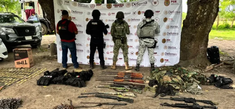 Aseguran arsenal, varios carros y una casa en La Mixtequilla
