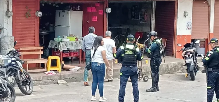 Crece la violencia en Córdoba, asesinan a joven en local de comida