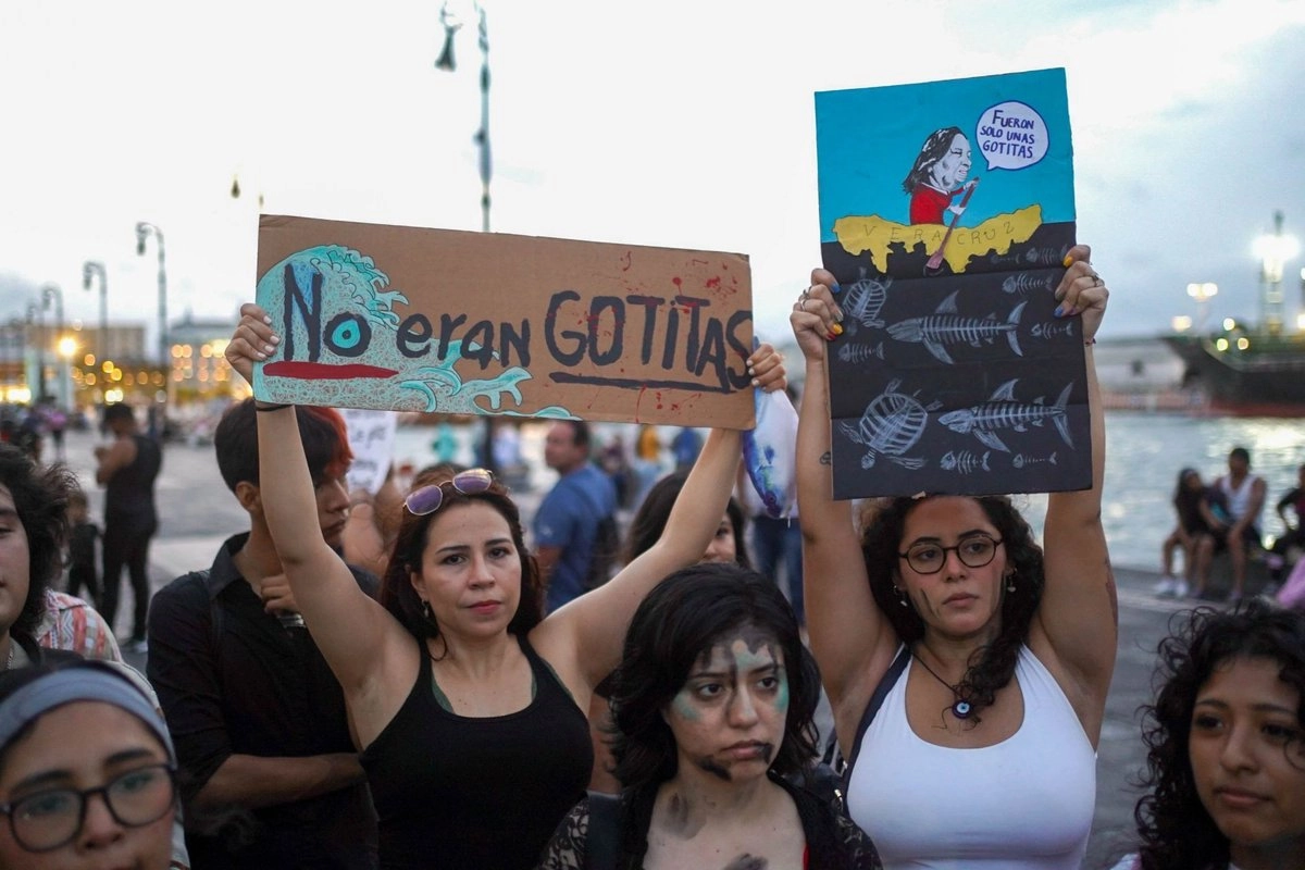 Exigen ambientalistas que Pemex transparente y amplíe información del derrame en el Golfo