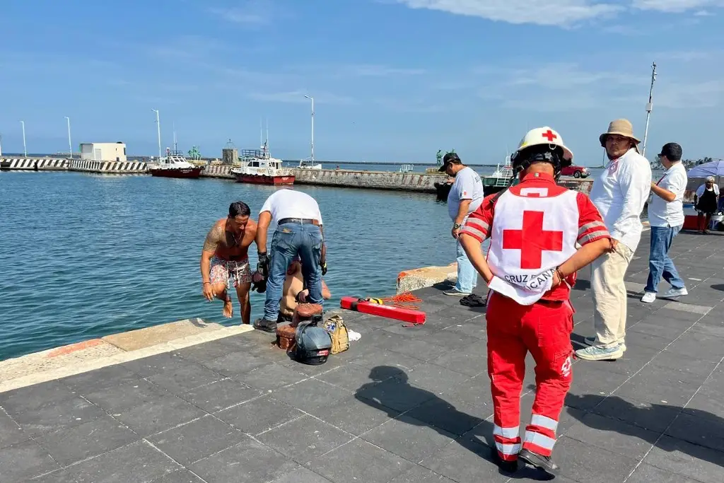 Fue deportado de Chicago; tres veces se aventó al mar en Veracruz